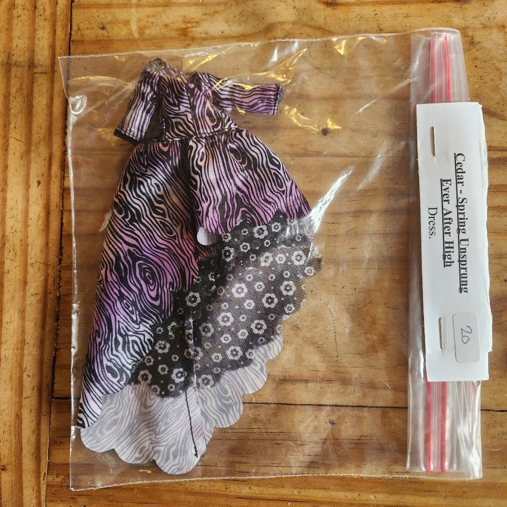 Ever After High Doll CEDAR WOOD Spring Unsprung PURPLE DRESS Clothing - 2015